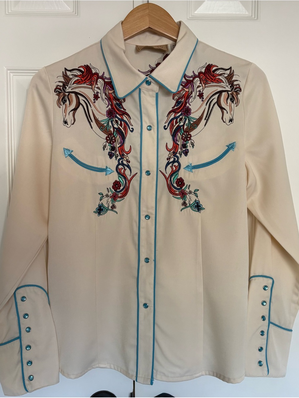 Vintage Western Shirt with Turquoise Piping and Multicolor Horse Embroidery